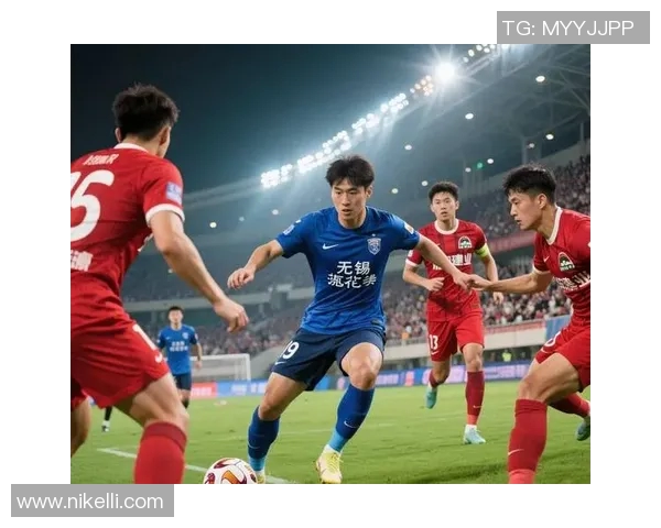 三十多岁足球球星风采依旧 展现成熟魅力与场上领导力