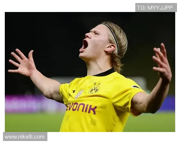 足球巨星手机桌面大公开 看他们如何定制专属个性化屏幕 足球巨星手机桌面大公开 看他们如何定制专属个性化屏幕