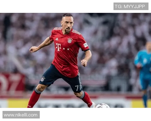 二十八号足球球星盘点:世界足坛顶级球员及其精彩表现分析 二十八号足球球星盘点:世界足坛顶级球员及其精彩表现分析